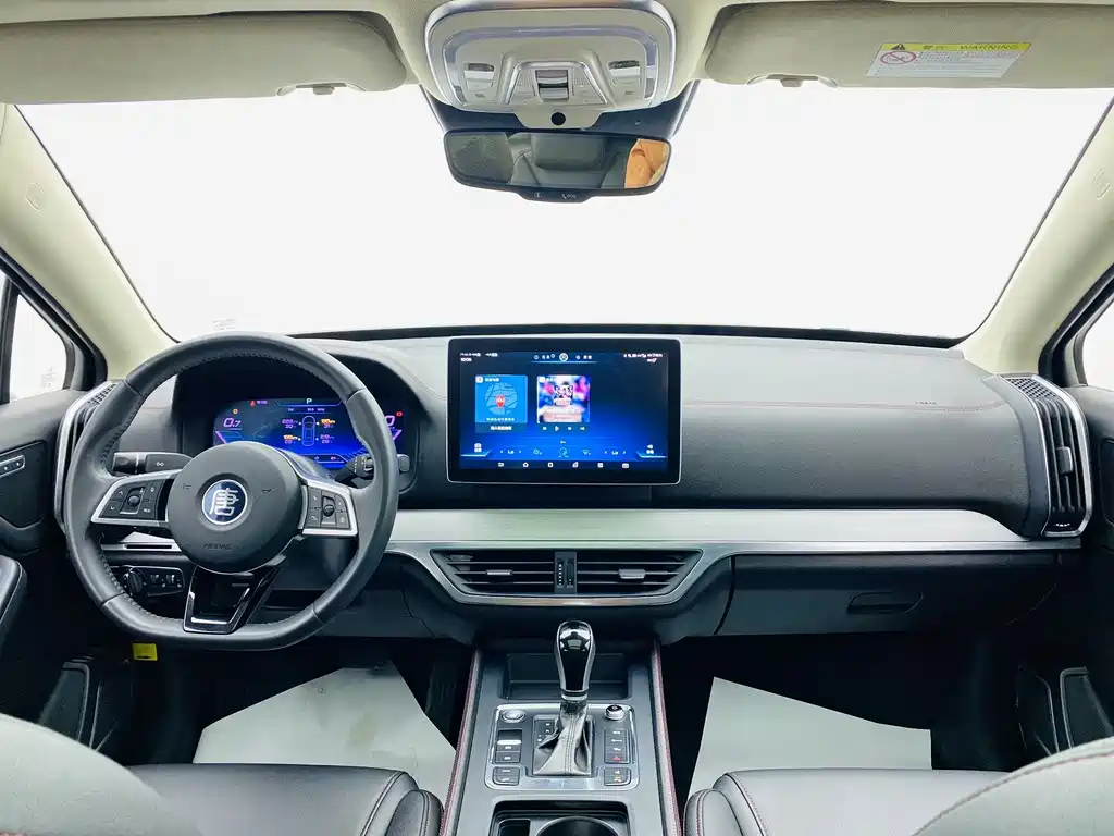 Tang 2.0 T Auto Connected Honored 7-seat CN-VI