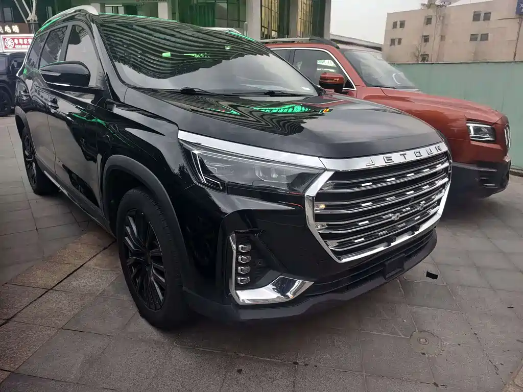 Jetour X90 PLUS 1.6 TD DCT Villa 7-seat