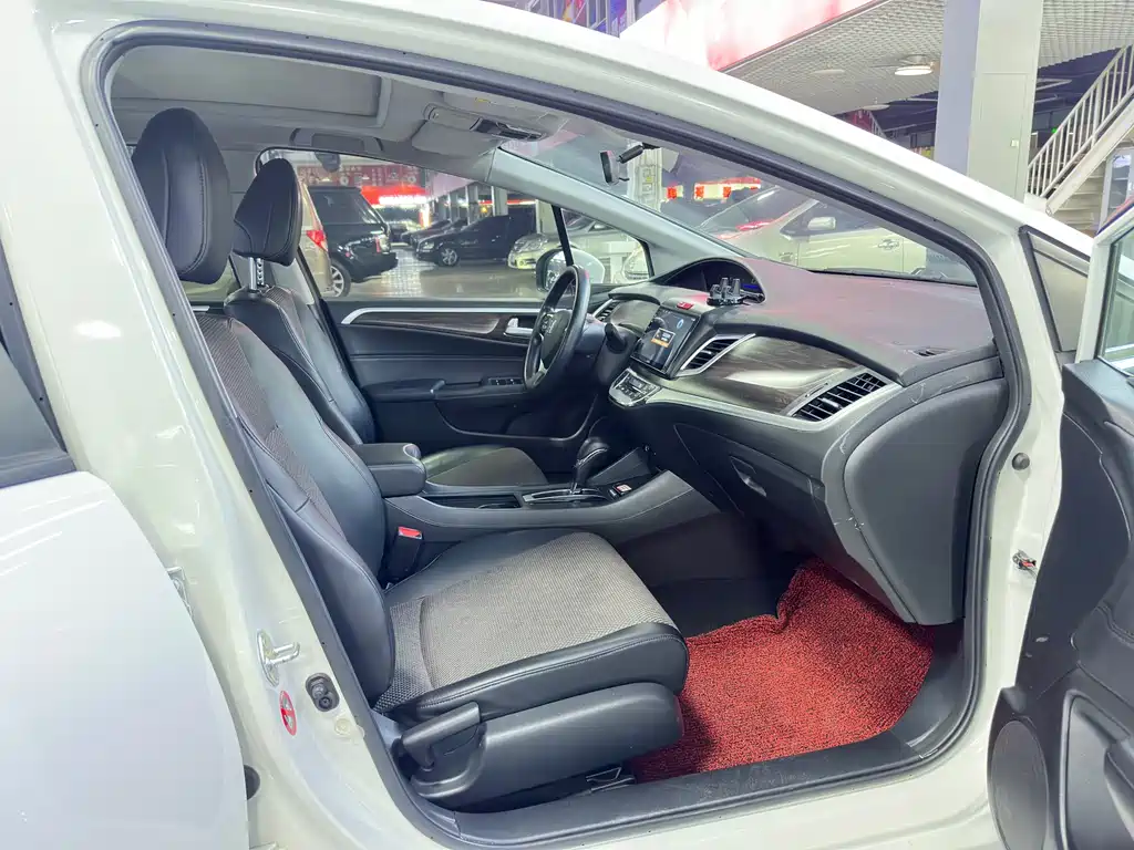 Jade 1.8 L Auto Comfort