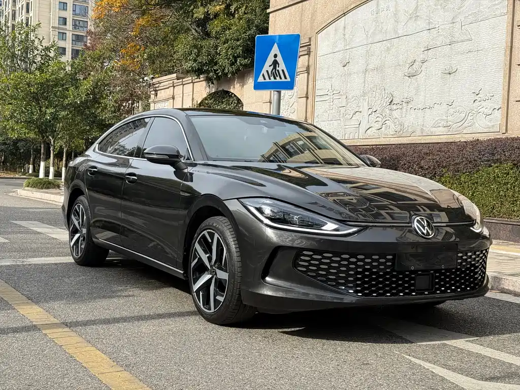 Lamando Lamando L 280 TSI DSG Spicy Cool