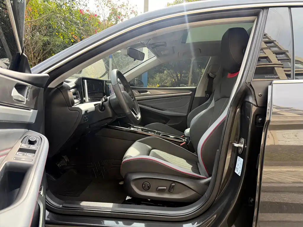 Lamando Lamando L 280 TSI DSG Spicy Cool