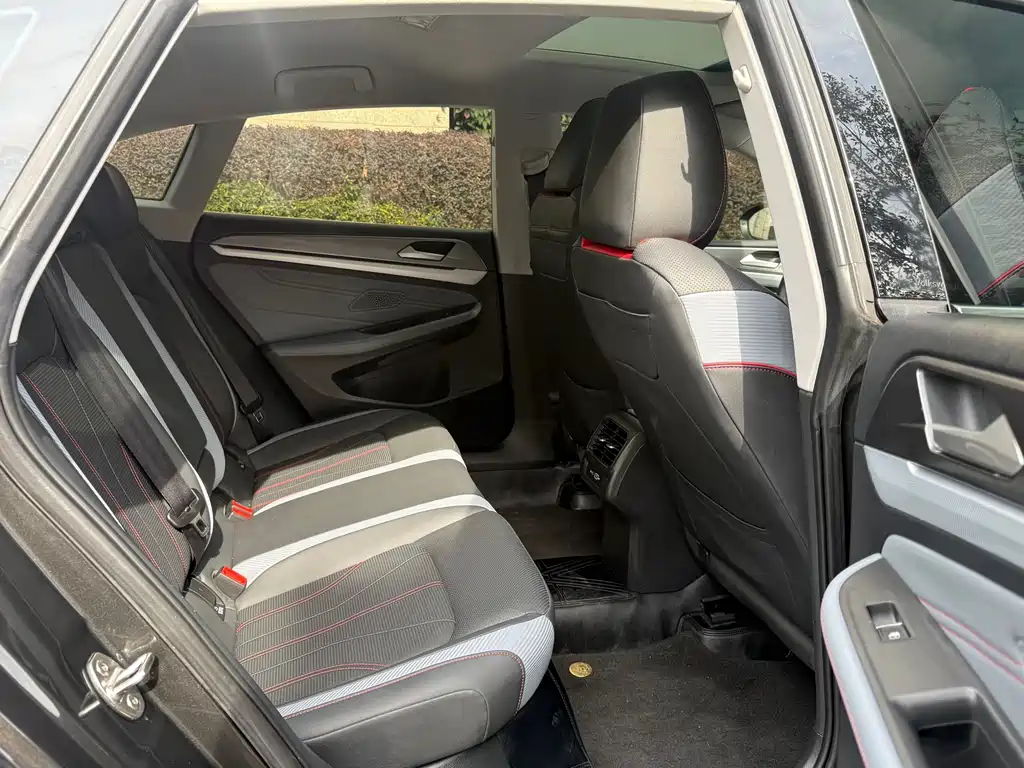 Lamando Lamando L 280 TSI DSG Spicy Cool