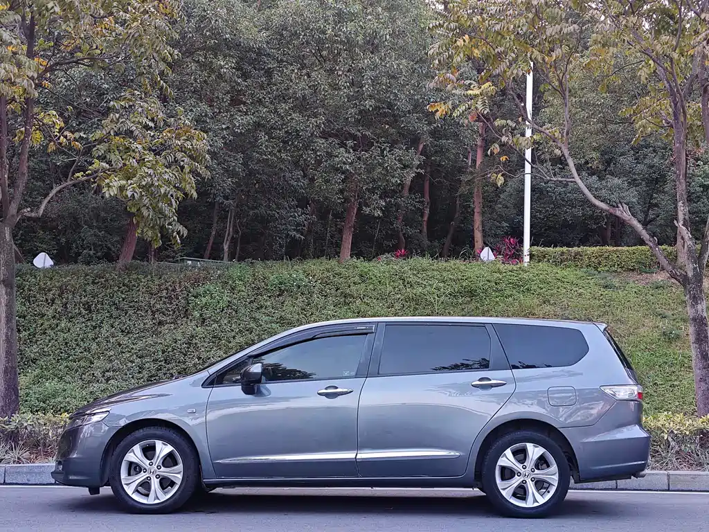 Odyssey 2.4 L Luxury
