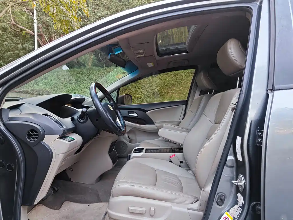 Odyssey 2.4 L Luxury
