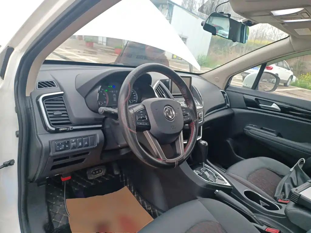 Dongfeng Fengshen AX5 1.4 T Auto Fun Style