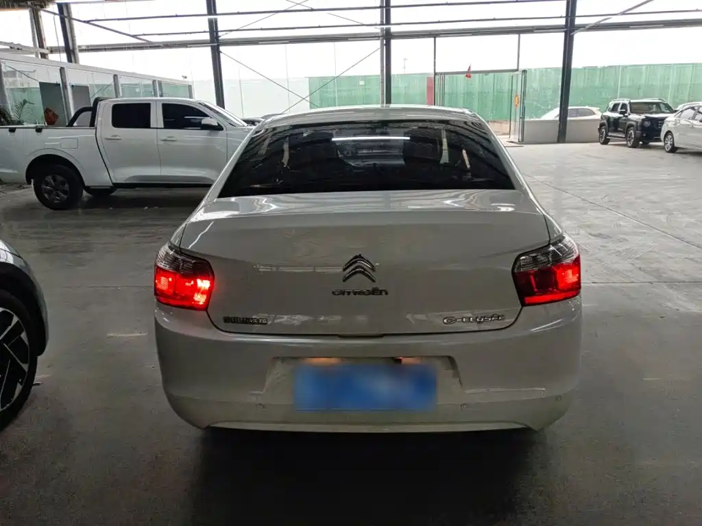 Elysee 1.6 L Manual Fashion