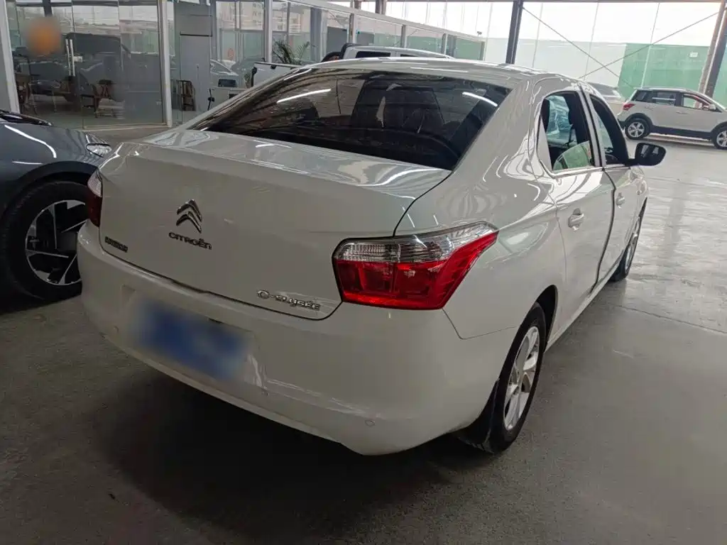 Elysee 1.6 L Manual Fashion