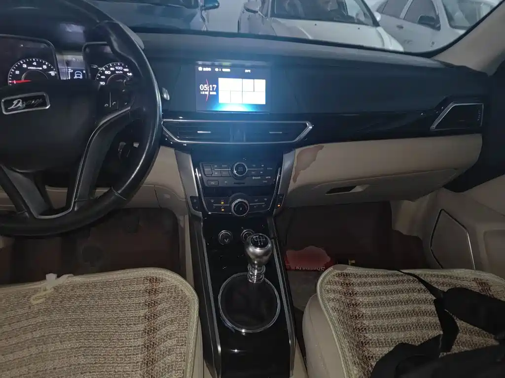 Damai X5 大迈X5 2017款 升级版 1.5 T 手动豪华型