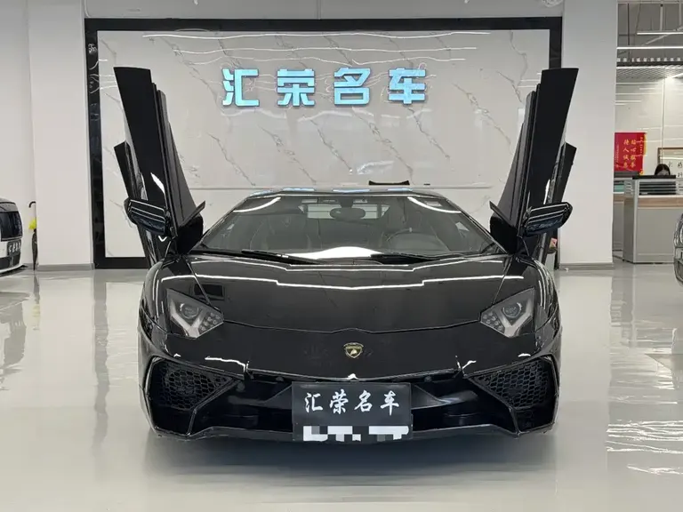 Lamborghini Aventador LP 700-4