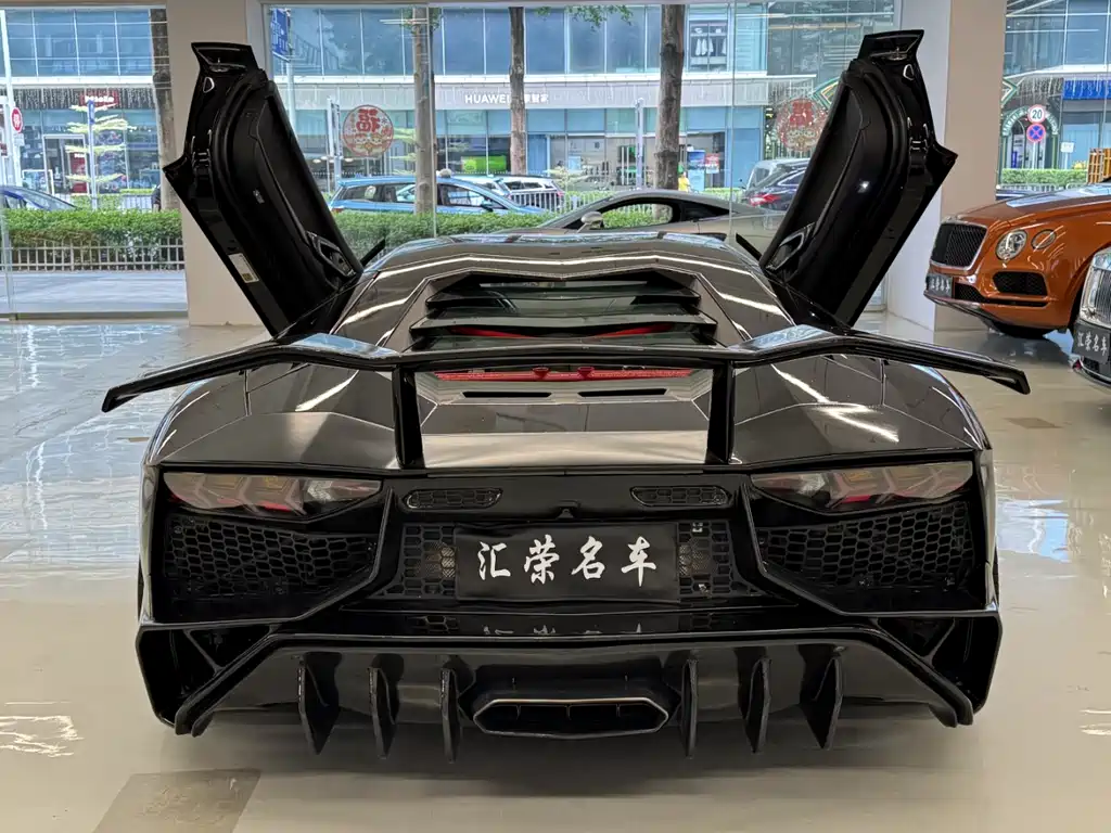 Aventador LP 700-4