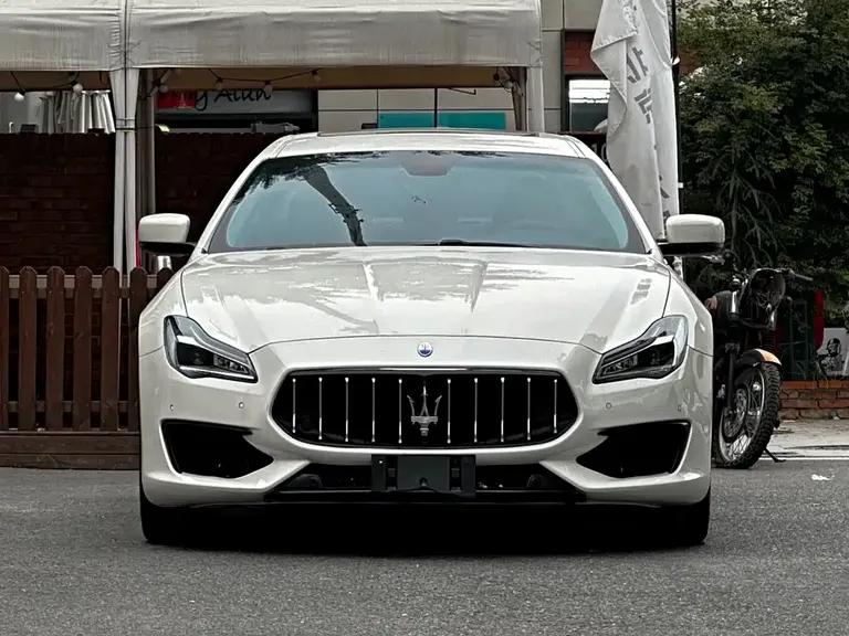 Maserati Quattroporte 3.0 T Standard