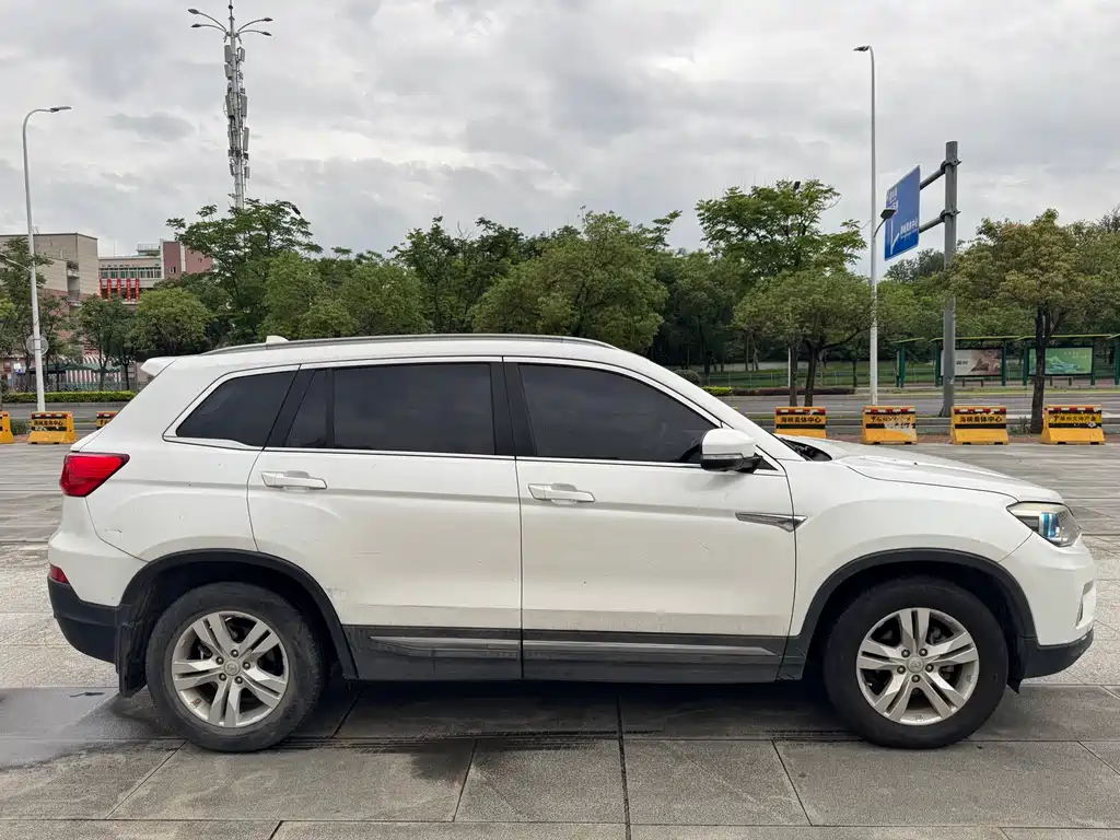 Changan CS75 1.8 T Auto Elite CN-V