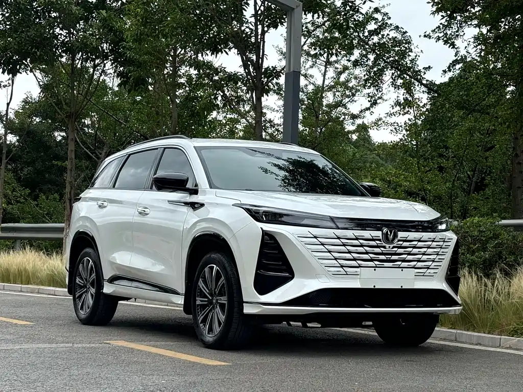 Changan CS75 PLUS 3 rd Gen Champion 1.5 T Smart Drive Power Navigation