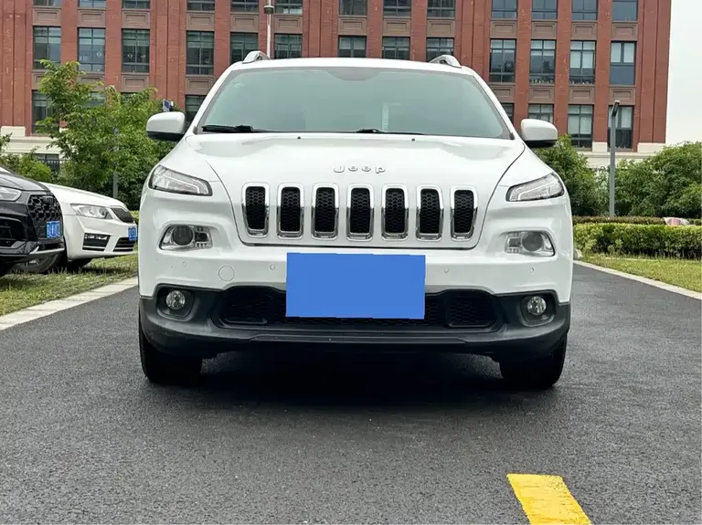 Jeep Cherokee 2.0 L Superior