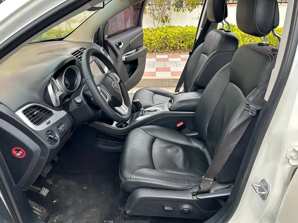 Journey 2.4 L 2 WD Premium Style