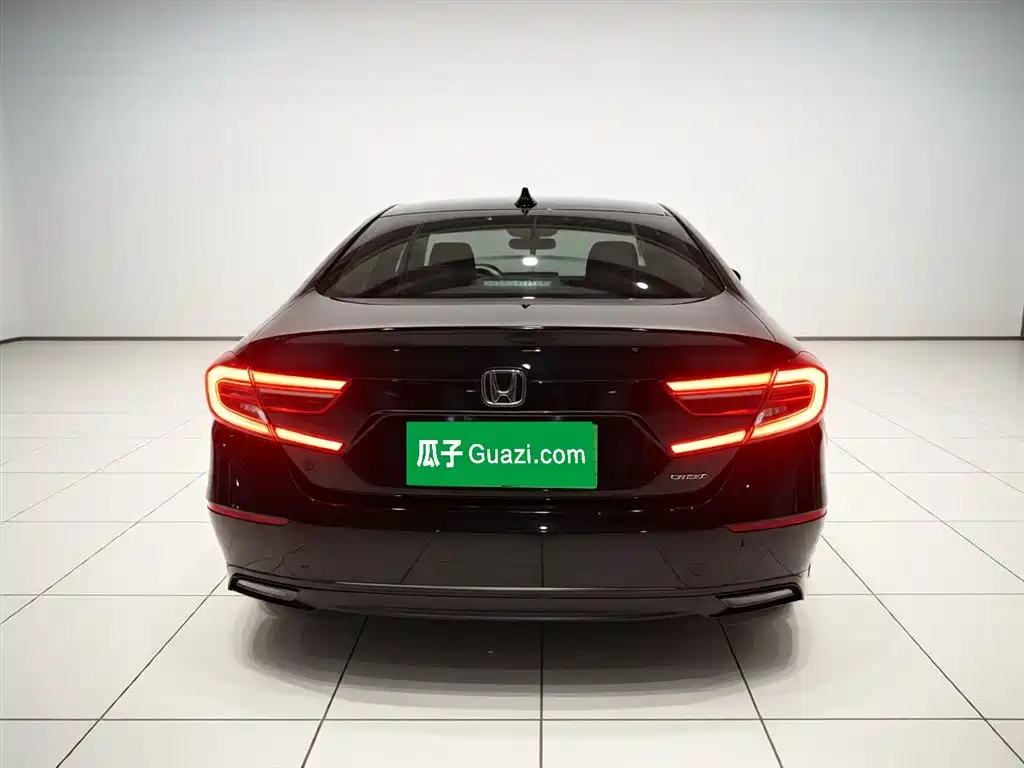 Accord Sharp· Hybrid 2.0 L Sharp Leading