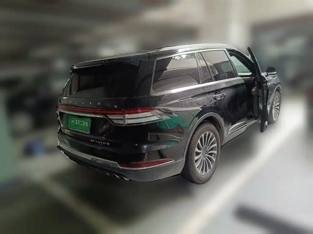 Aviator 3.0 T V6 4 WD Graceful