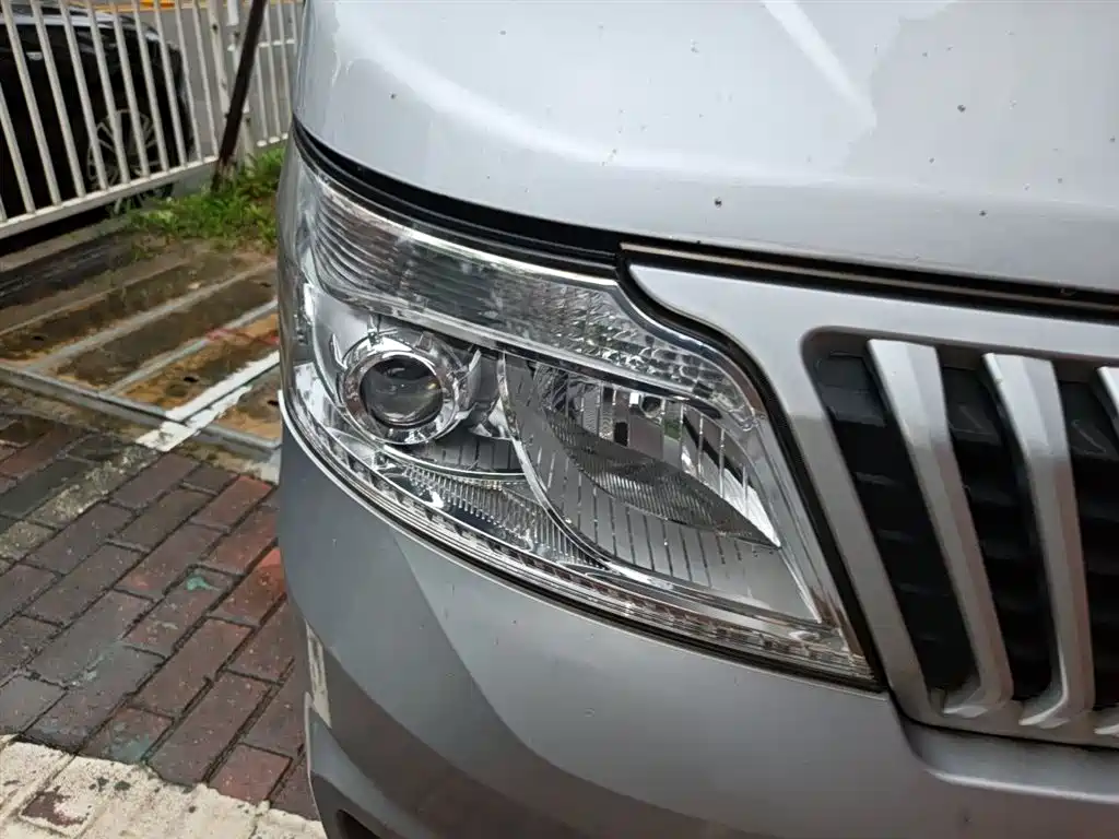 Changan Ruixing M80 1.5 L Basic 4-seat Single AC AC CN-VI Flat Roof Hatch DAM15 KR
