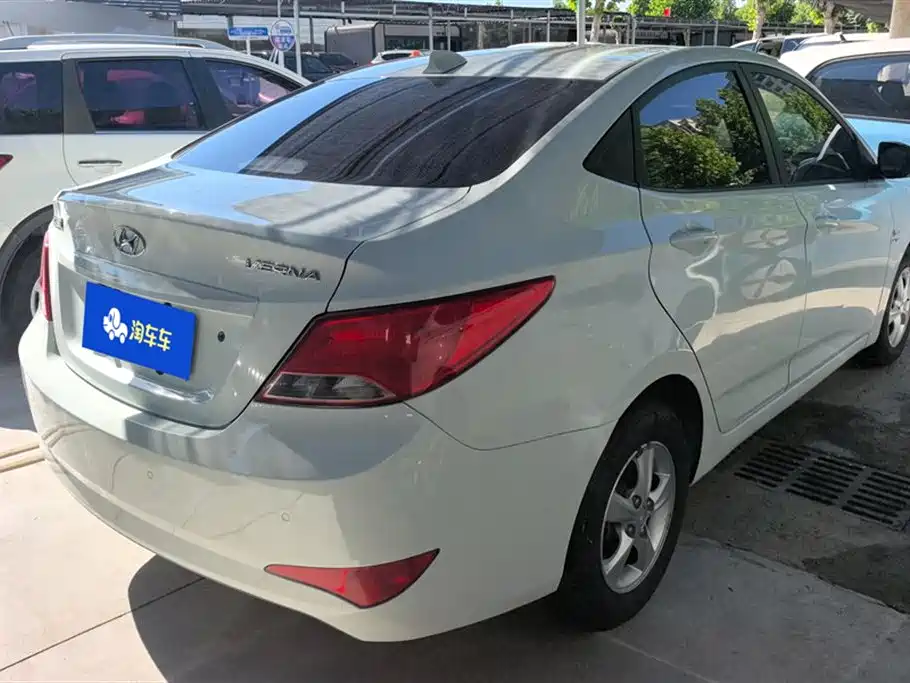 Accent 1.4 L Auto Intelligent GLS