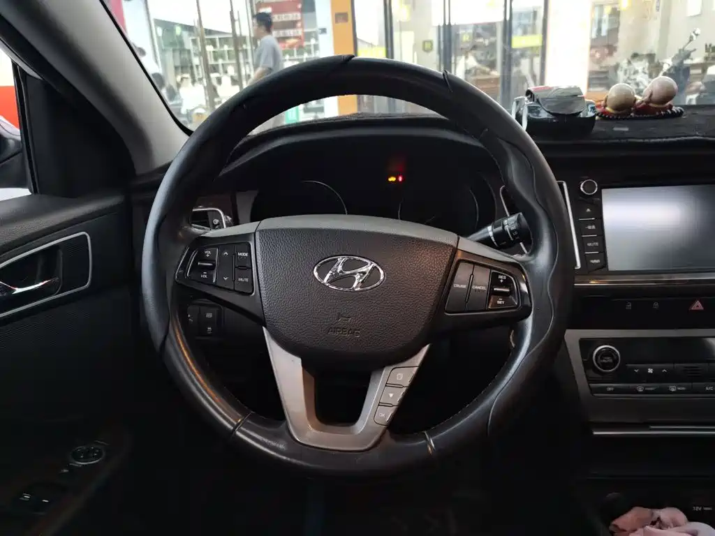 Mistra 1.8 L Auto Distinguished DLX