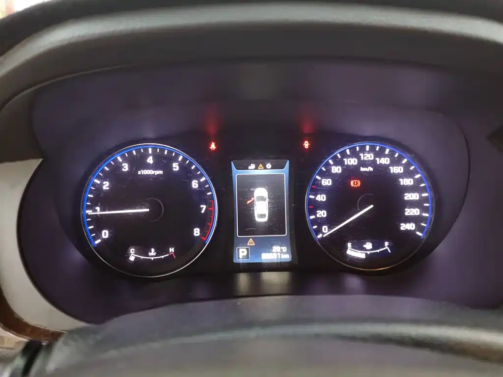 Mistra 1.8 L Auto Distinguished DLX
