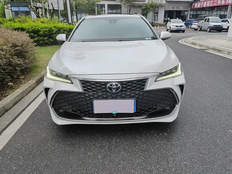 Toyota Avalon 2.5 L Luxury