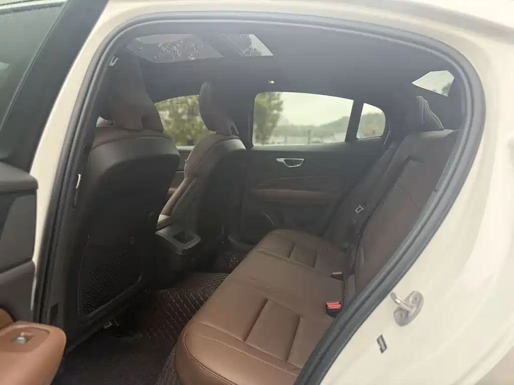 Volvo S60 B4 Smart Ease Luxury