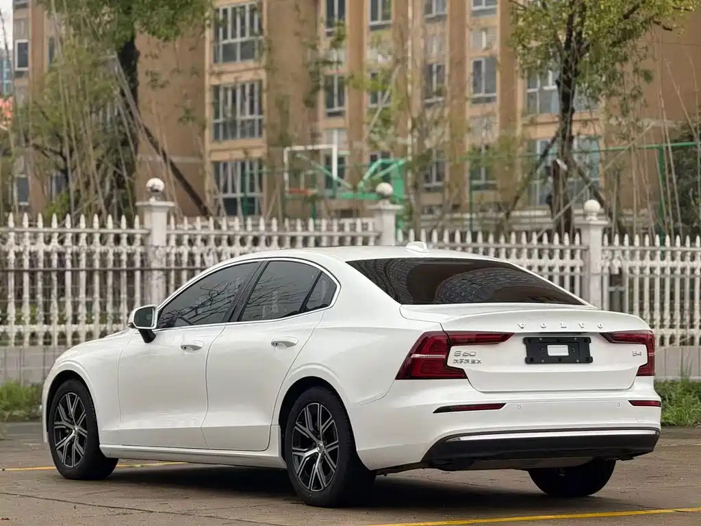 Volvo S60 B4 Smart Ease Luxury