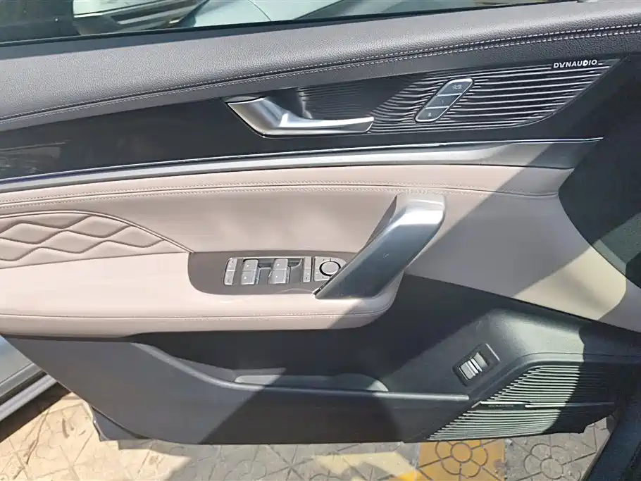 Tang NEV DM-i Glory 112 KM Flagship