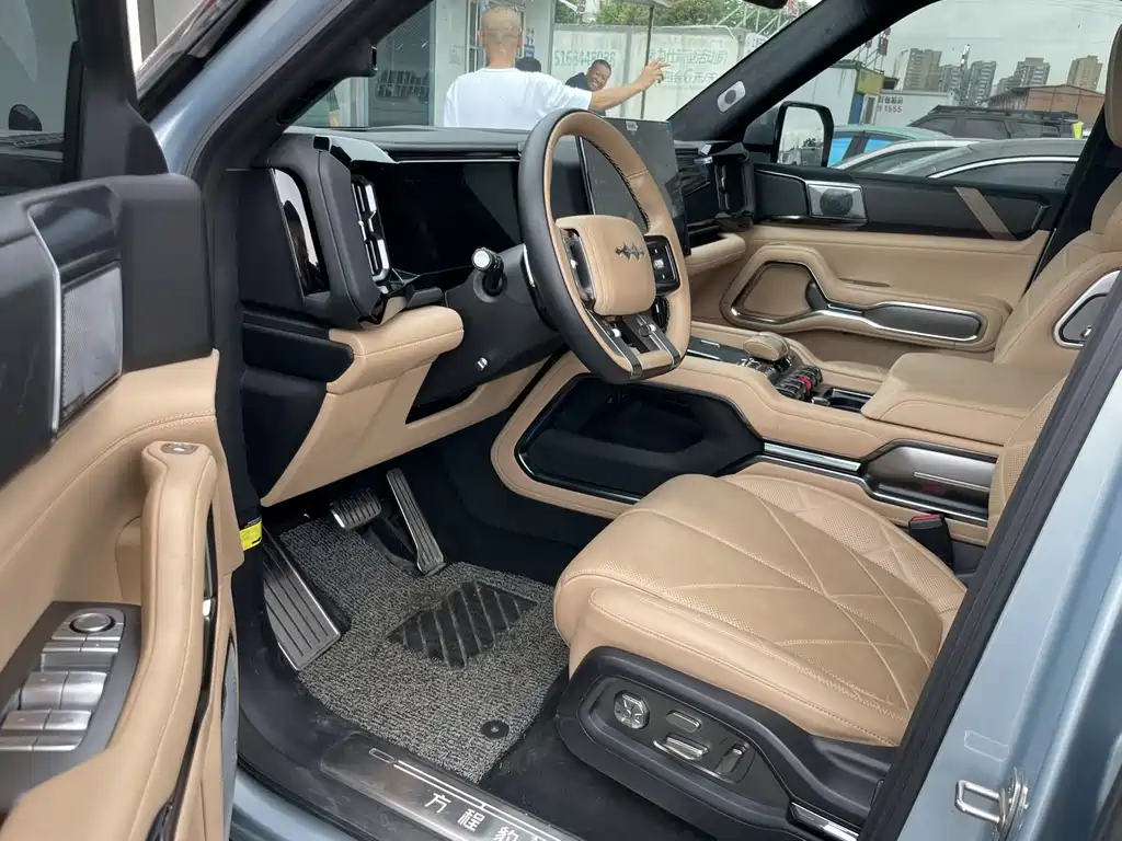 Leopard 8 Brave Flagship 7-seat