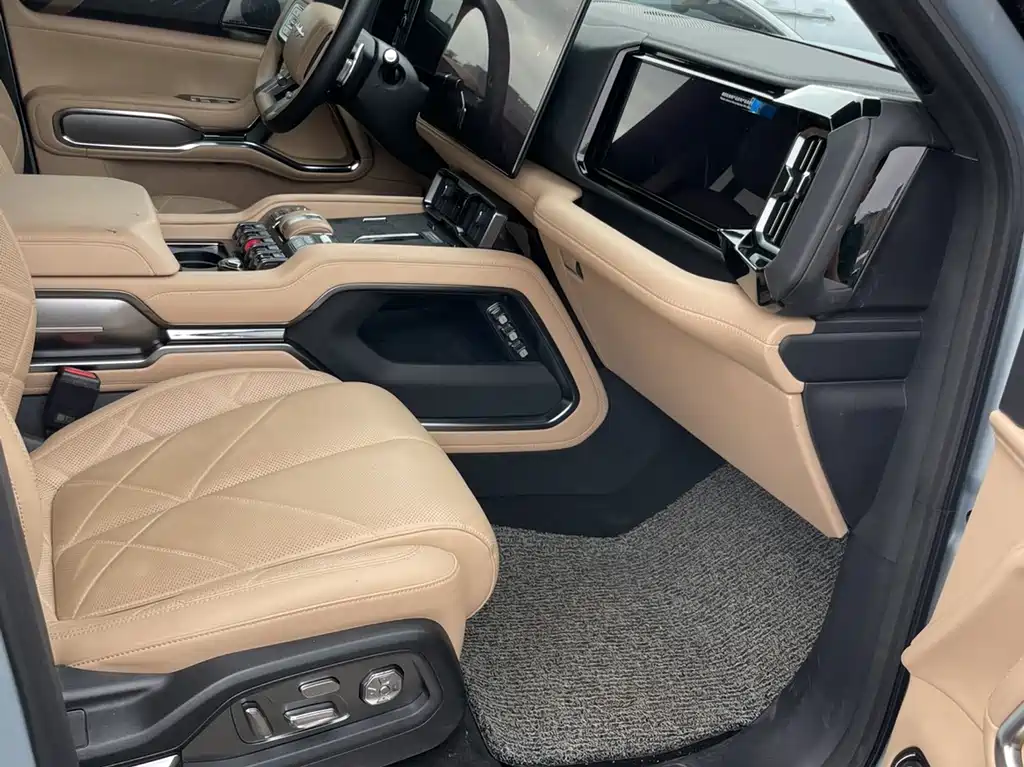 Leopard 8 Brave Flagship 7-seat