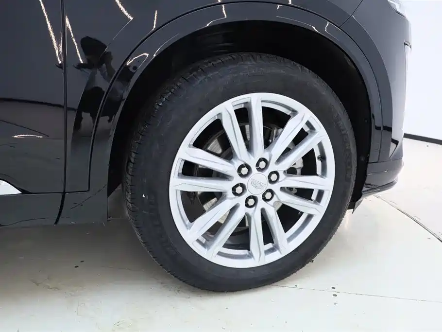 Cadillac XT6 凯迪拉克XT6 2022款 2.0 T 七座四驱豪华型标准版