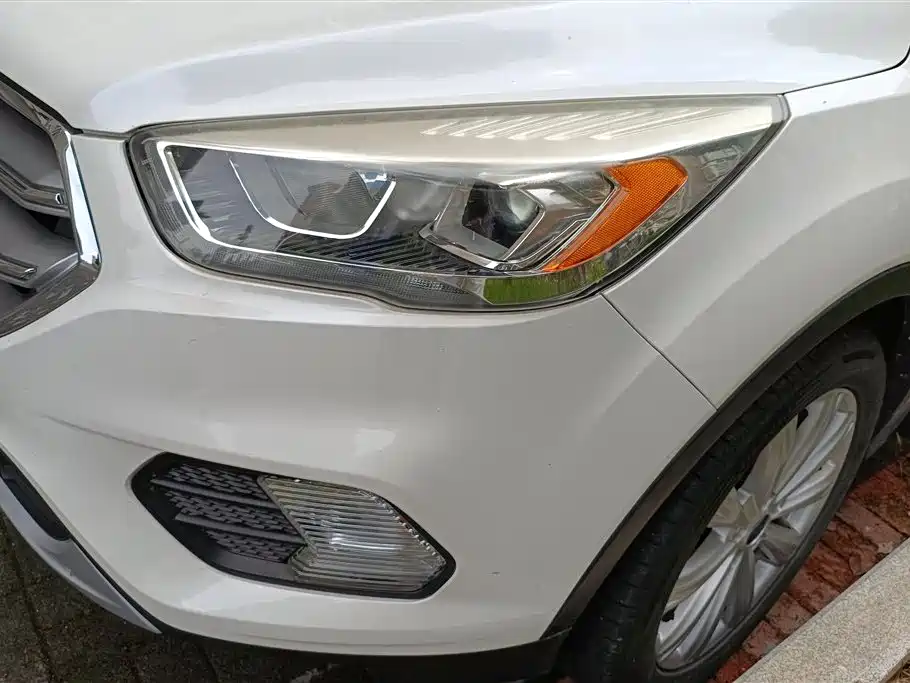 Kuga EcoBoost 180 2 WD