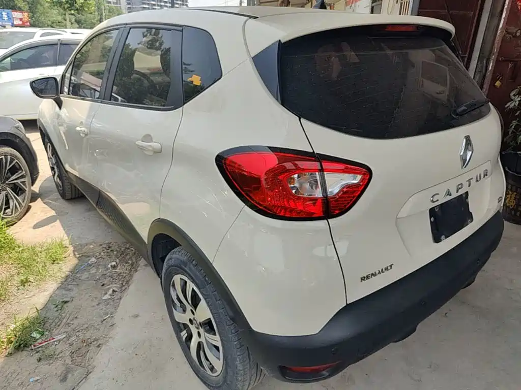 Captur 1.2 T Auto Standard