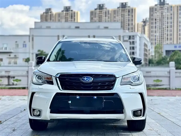 Subaru Forester 2.0 i Fashion Navigation