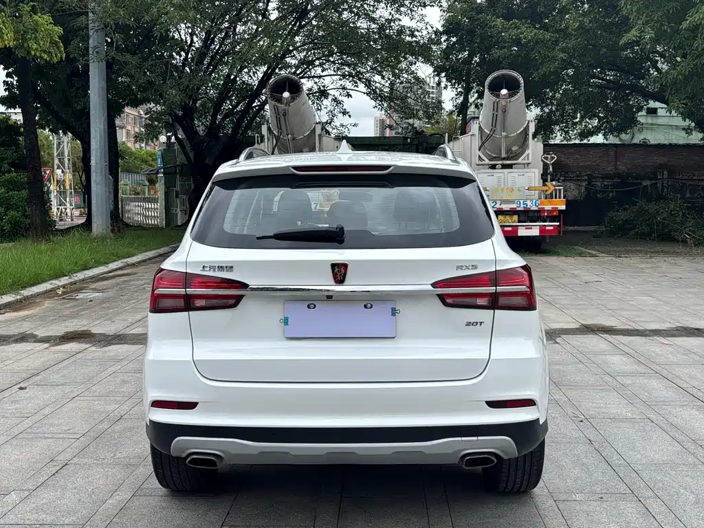 Roewe RX5 20 T 2 WD Auto 4 G Connected Platinum