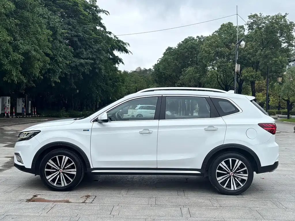 Roewe RX5 20 T 2 WD Auto 4 G Connected Platinum
