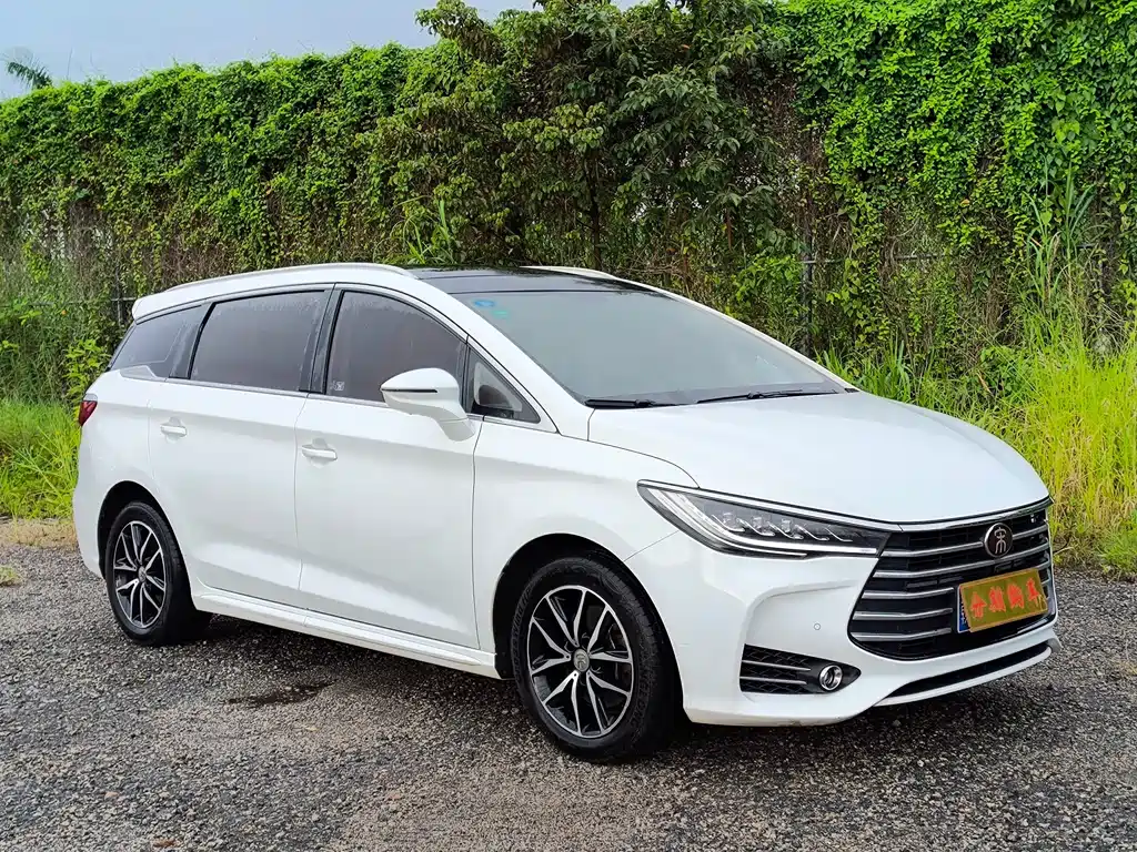 Song MAX 宋MAX 2018款 1.5 T 自动智联旗舰型 6座