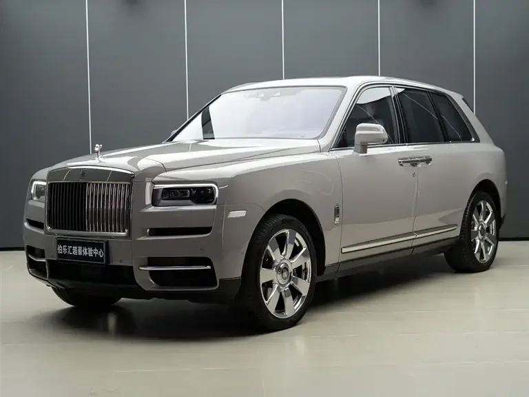 Rolls-Royce Cullinan 4-seat