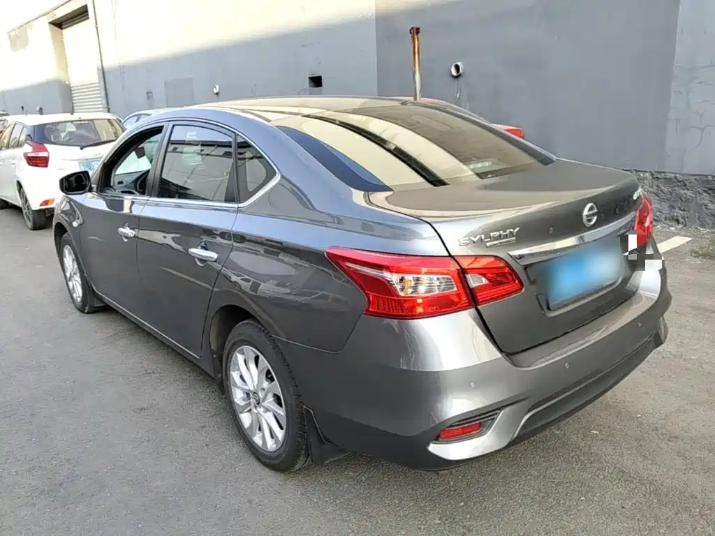 Sylphy Facelift Classic 1.6 XE CVT Comfort