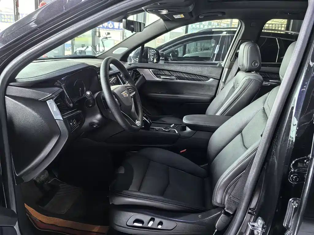 Cadillac XT6 2.0 T 7-seat 4 WD Luxury