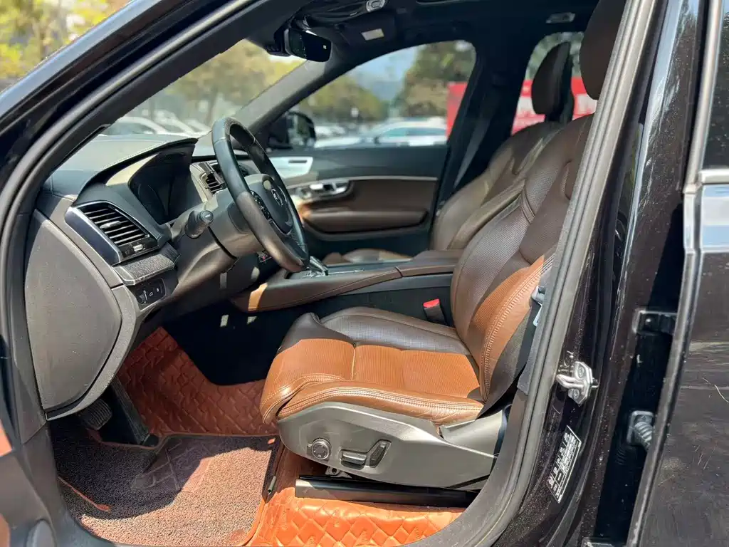 Volvo XC90 PHEV E Drive Hybrid T8 Smart Supreme Luxury 7-seat