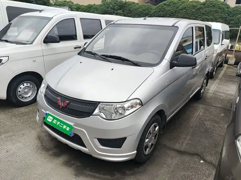 Wuling Hongguang 五菱宏光 2021款 改款 1.5 L S标准型 液压助力LAR