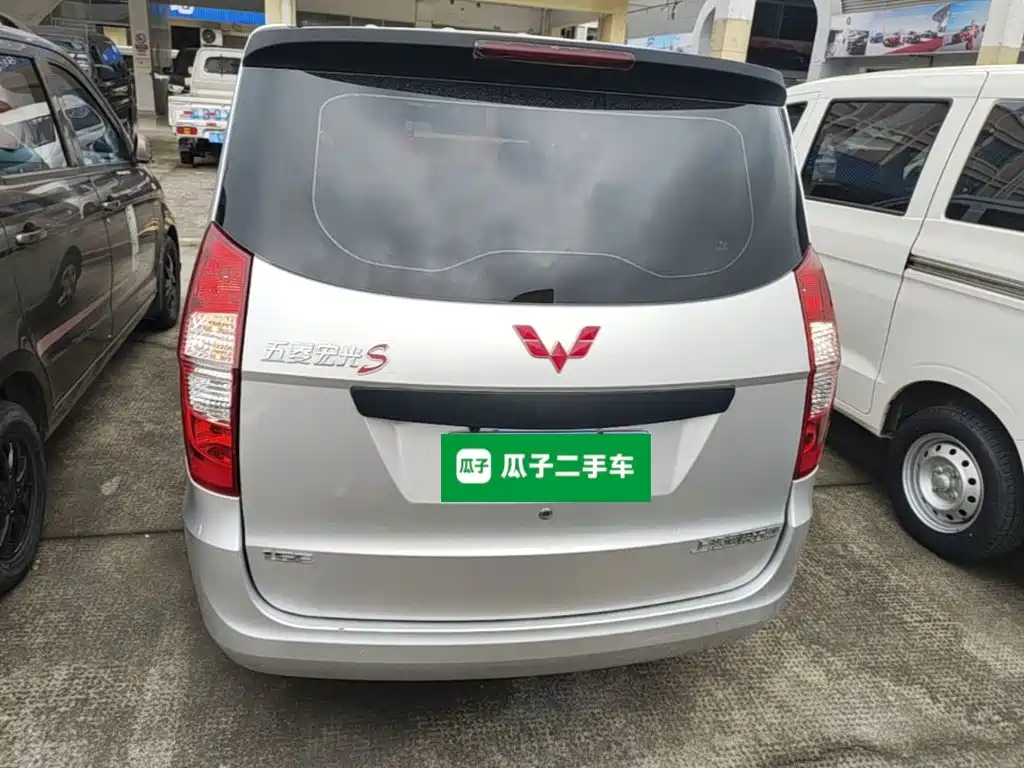 Wuling Hongguang 五菱宏光 2021款 改款 1.5 L S标准型 液压助力LAR