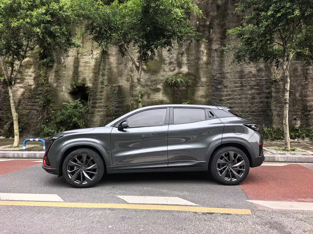 Changan UNI-T 1.5 T Distinguished