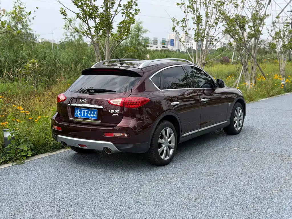 Infiniti QX50 2.5 L Comfort