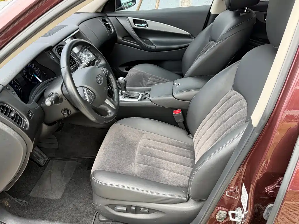 Infiniti QX50 2.5 L Comfort