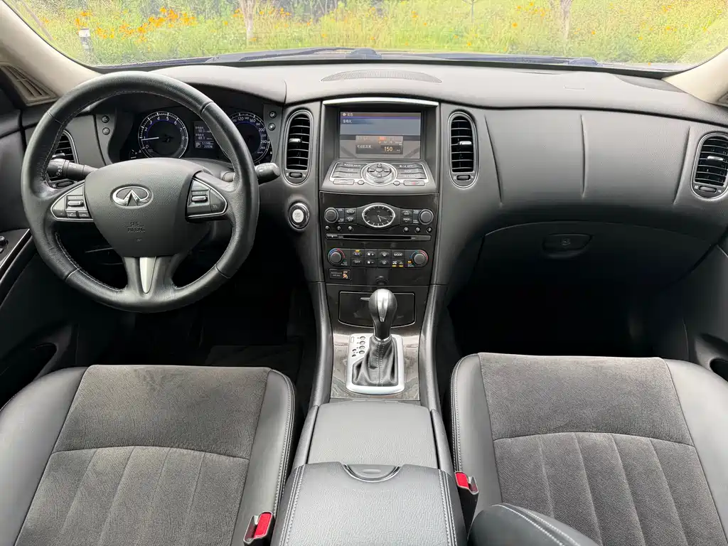 Infiniti QX50 2.5 L Comfort