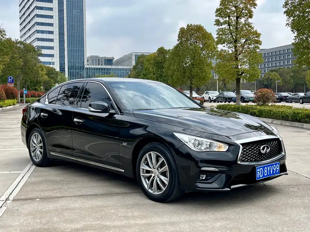 Infiniti Q50 L 2.0 T Comfort CN-V