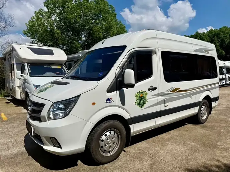 Foton Toano 图雅诺 2023款 2.8 T自动都市版短轴低顶后单胎5/6/9座